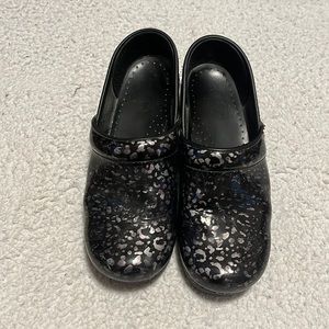 Dansko clinical shoes